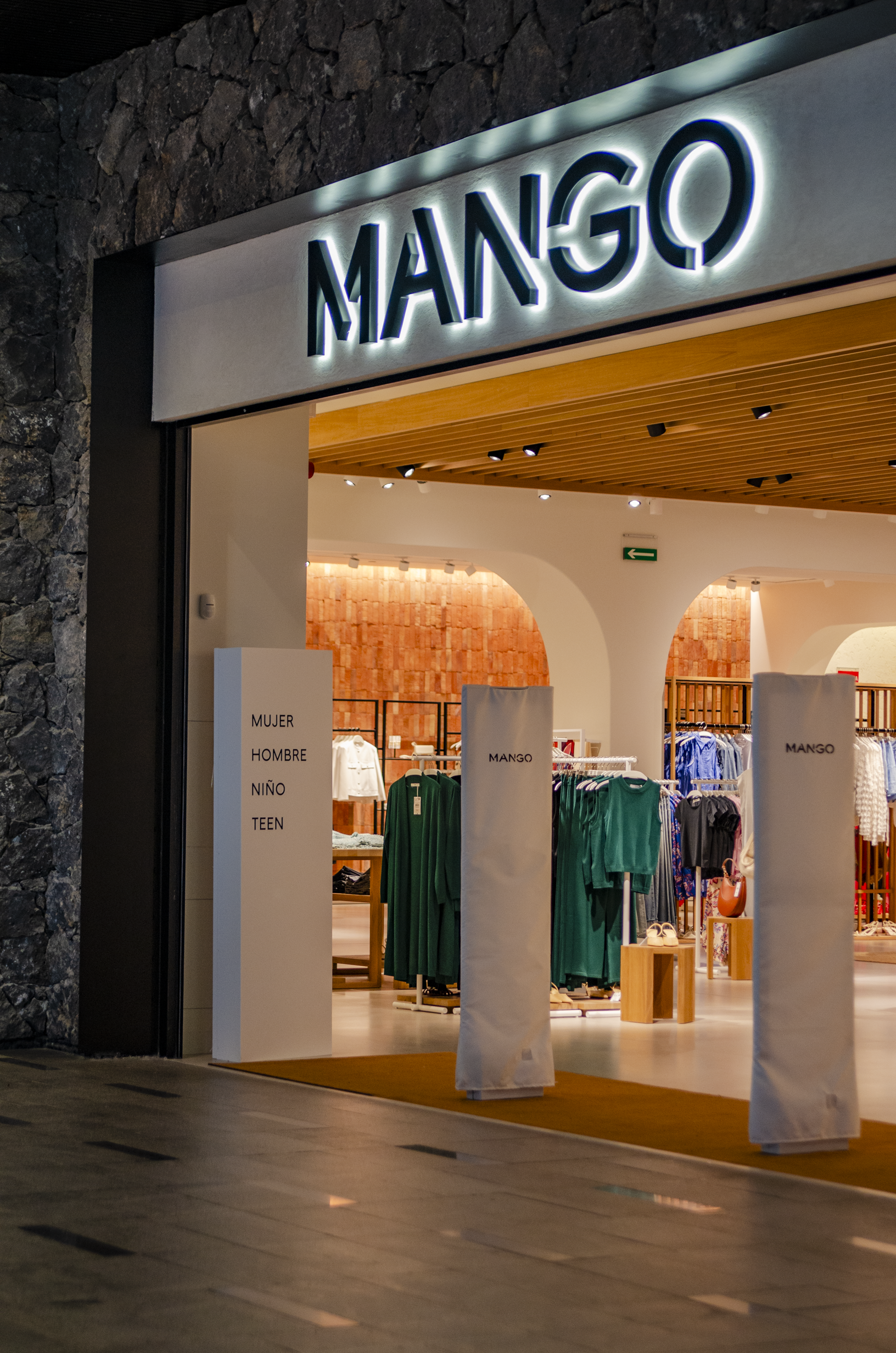 Mango Siam Mall